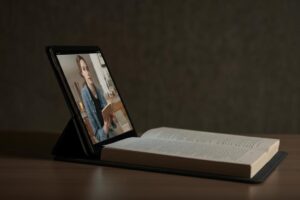 8530_1_reading_on_an_ipad-lukesblog.it