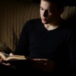 8562_1_reading_books-lukesblog.it
