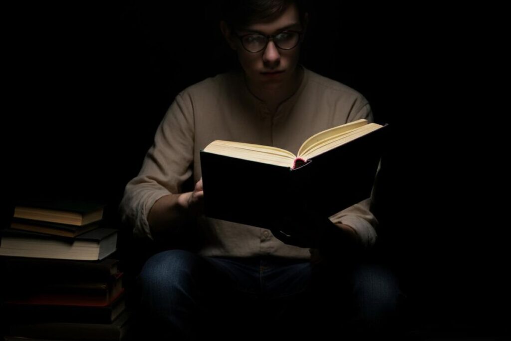 8561_1_reading_books-lukesblog.it