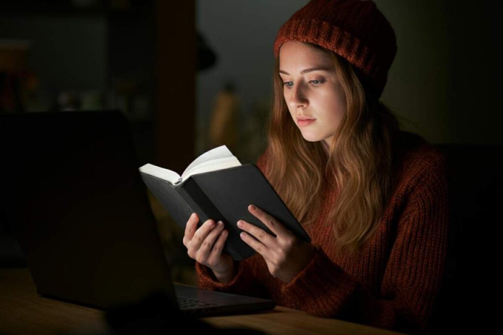 8565_1_electronic_book_reading-lukesblog.it